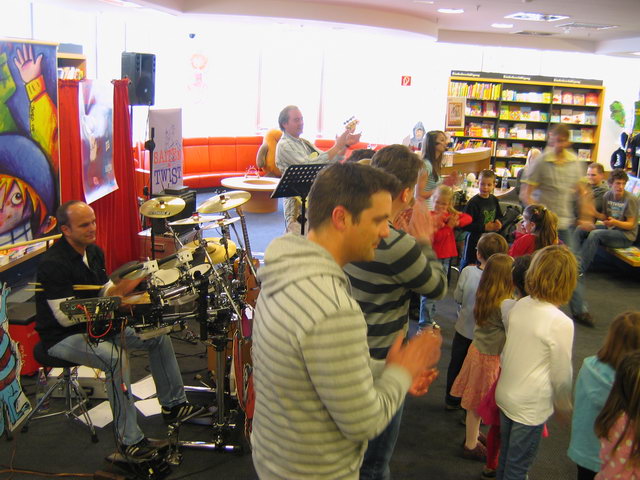 gal/2008/2008 12.04. Mayersche Buchhandlung CD Praesentation/IMG_3512.JPG